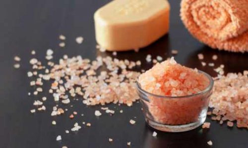 pink Himalayan bath salt